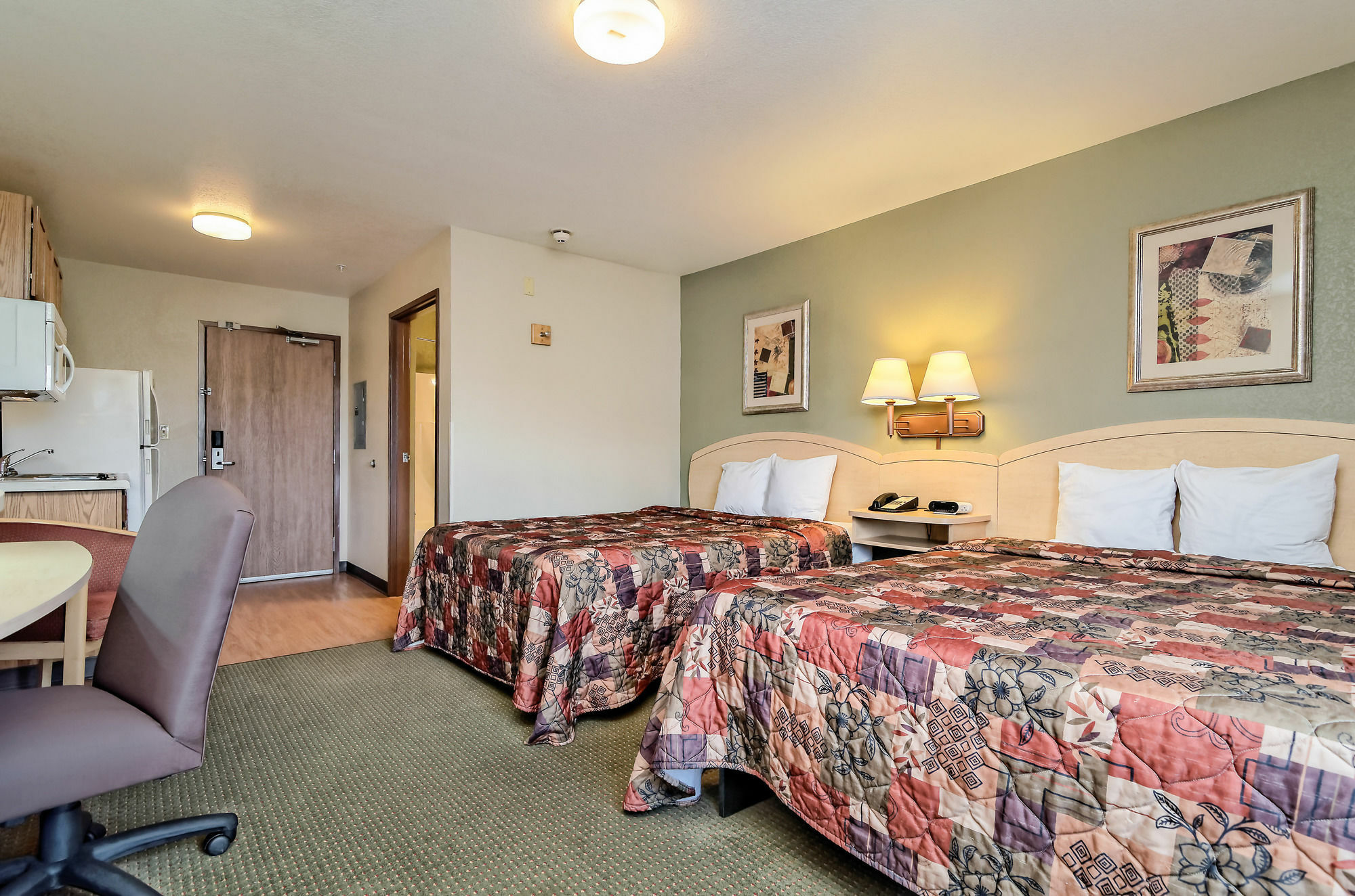 Hometowne Studios & Suites By Red Roof Bentonville Exterior photo